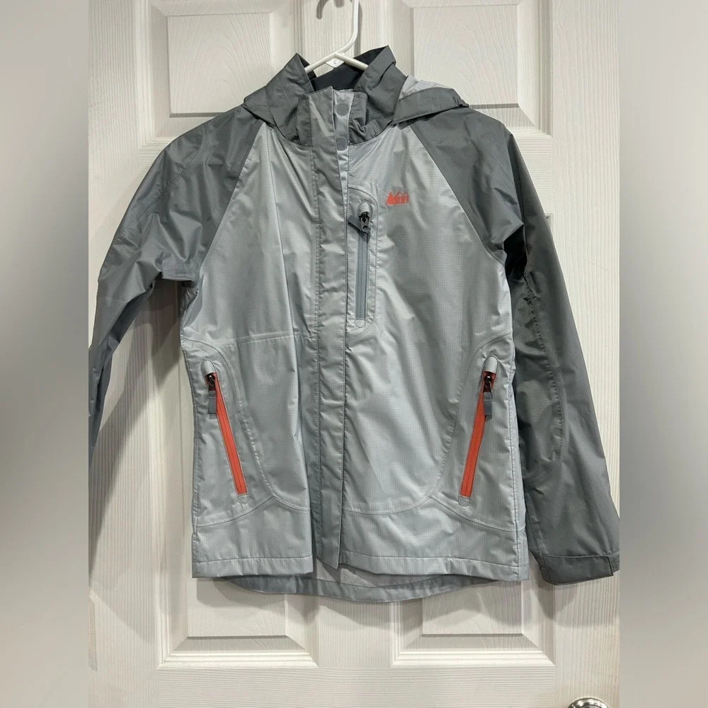 REI Girls Large 14-16 Rain Jacket Grey Silver Excellent Condition